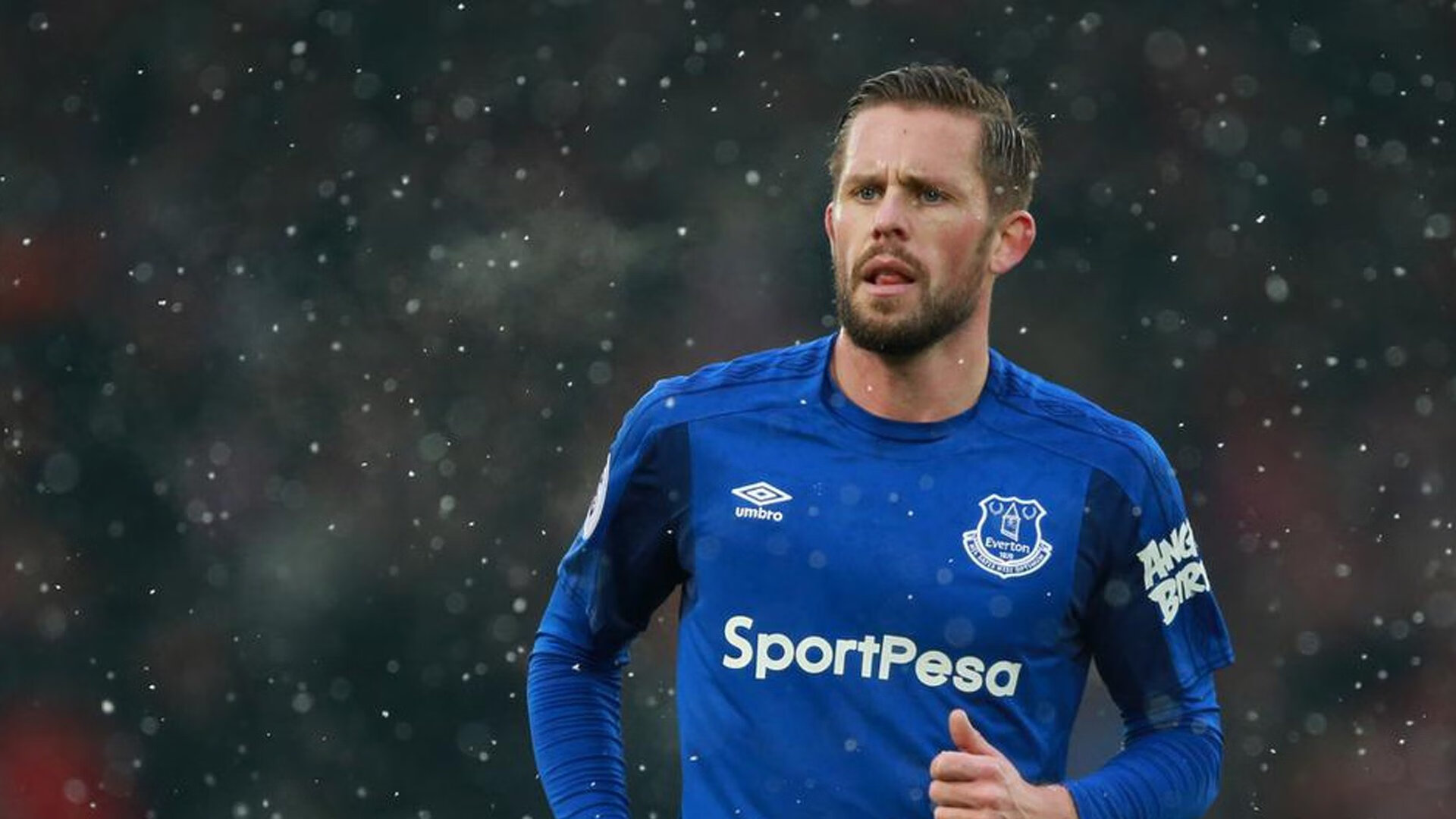 克莱尔·柯尔赞女子仰泳赛场新星